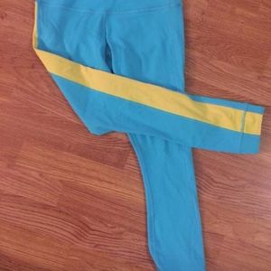 Lululemon Amped Crops (limited edition circa 2013)